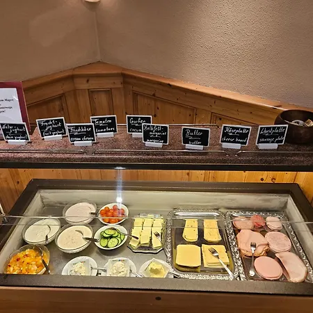 Land-gut-hotel Waldschaenke 호텔 2*