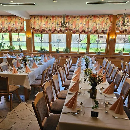 Land-gut-hotel Waldschaenke Altfraunhofen