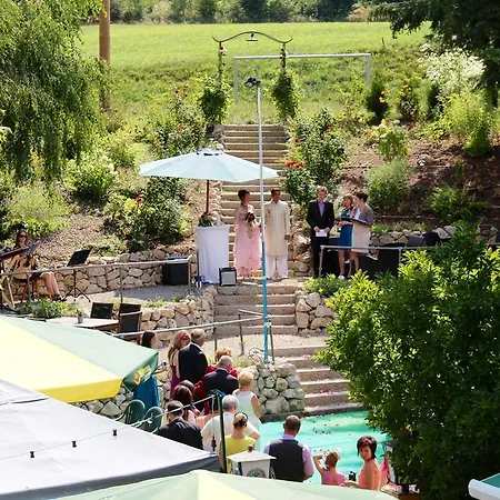 Land-gut-hotel Waldschaenke 호텔 2*